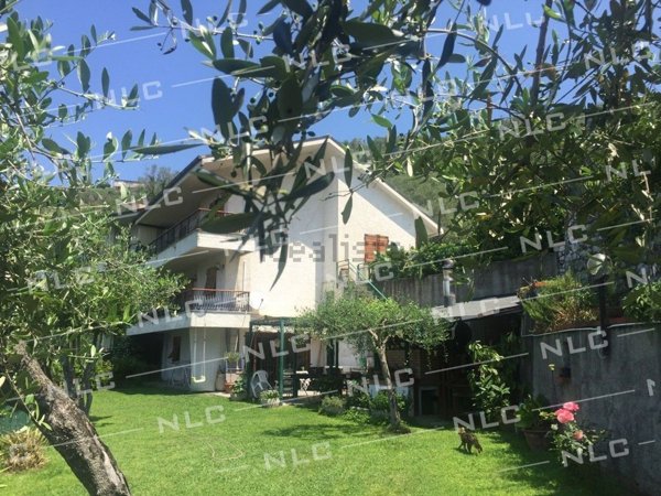 casa semindipendente in vendita a Leivi