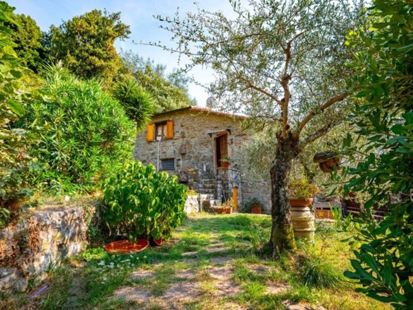 casa indipendente in vendita a Leivi in zona San Bartolomeo
