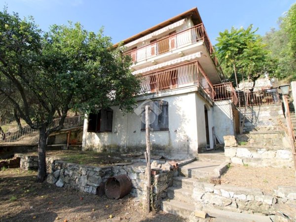casa indipendente in vendita a Leivi in zona Curlo