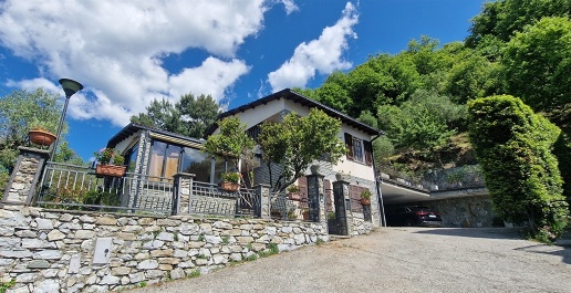 casa indipendente in vendita a Leivi in zona San Bartolomeo