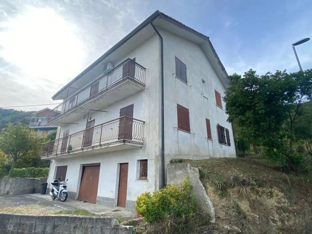 appartamento in vendita a Leivi in zona Bocco