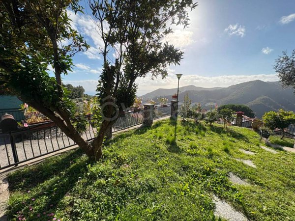 casa indipendente in vendita a Leivi in zona San Bartolomeo