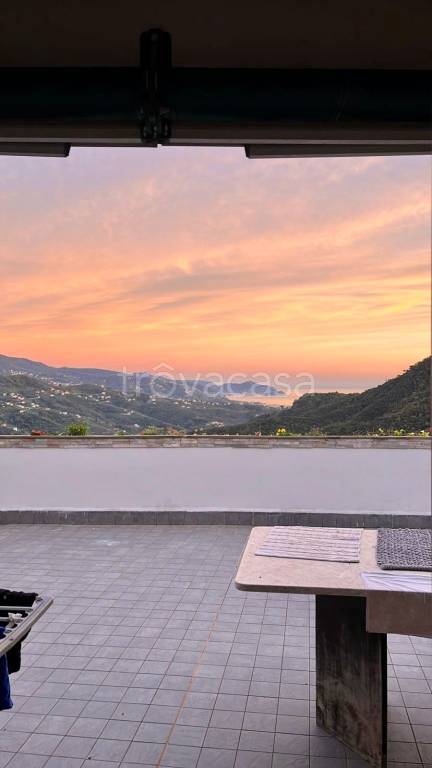 casa indipendente in vendita a Leivi in zona Bocco