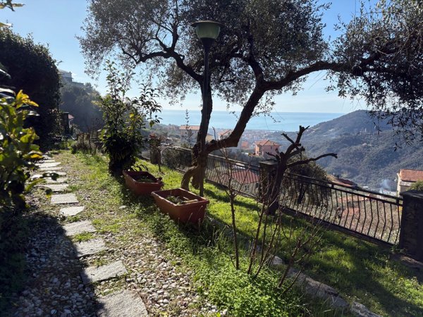 casa indipendente in vendita a Leivi in zona San Bartolomeo