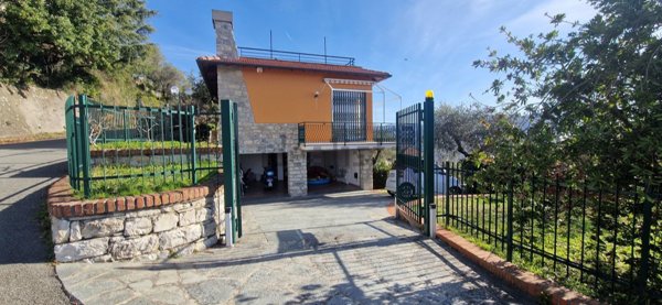 casa indipendente in vendita a Leivi in zona San Bartolomeo