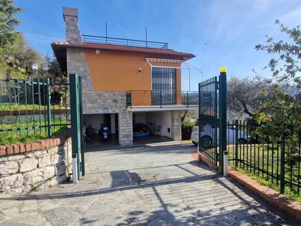 casa indipendente in vendita a Leivi in zona San Bartolomeo