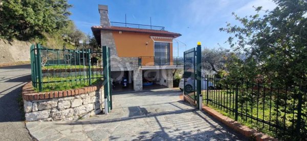 casa indipendente in vendita a Leivi in zona San Bartolomeo