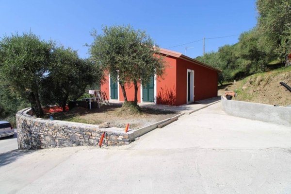 casa indipendente in vendita a Leivi in zona Rostio