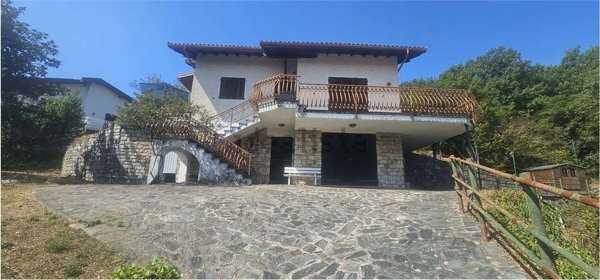 casa indipendente in vendita a Leivi in zona Solaro