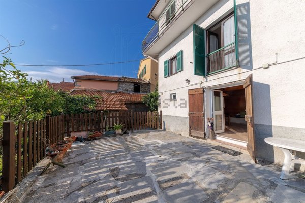 casa indipendente in vendita a Leivi in zona Bocco