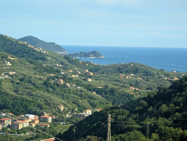 casa indipendente in vendita a Leivi in zona Curlo