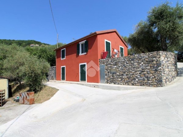 casa indipendente in vendita a Leivi in zona Rostio