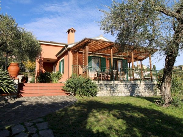 casa indipendente in vendita a Leivi in zona San Bartolomeo