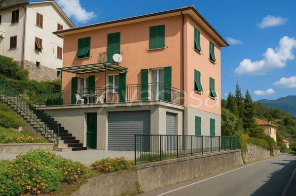casa indipendente in vendita a Lorsica in zona Verzi