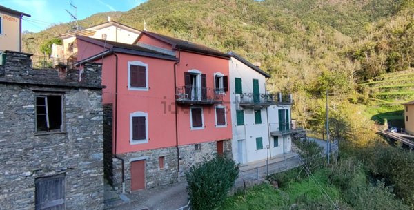 casa indipendente in vendita a Lorsica