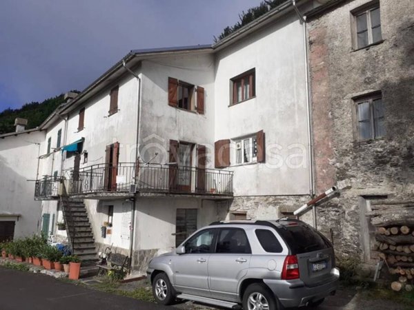 casa indipendente in vendita a Lorsica in zona Barbagelata