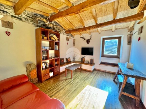 casa semindipendente in vendita a Lumarzo in zona Pannesi