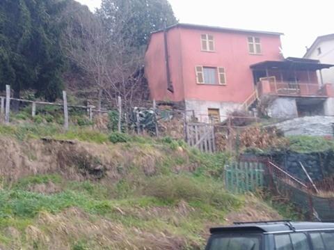 casa indipendente in vendita a Lumarzo