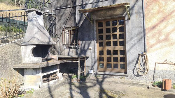 casa indipendente in vendita a Lumarzo in zona Ferriere