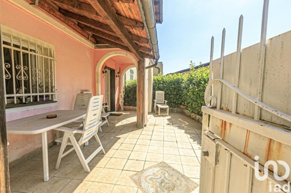 casa indipendente in vendita a Lumarzo in zona Pannesi