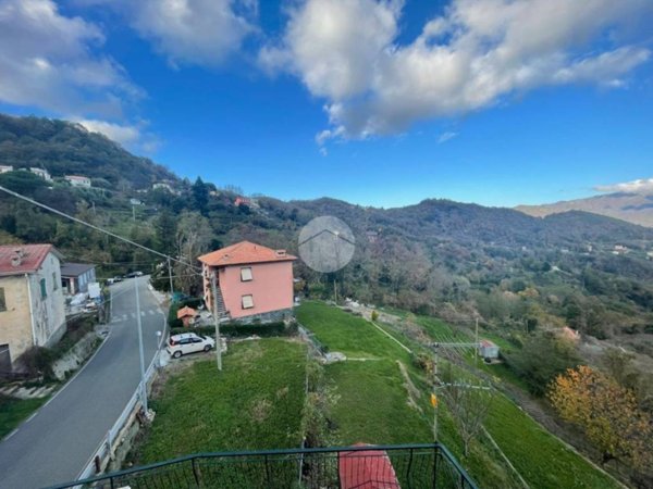 appartamento in vendita a Lumarzo in zona Pannesi