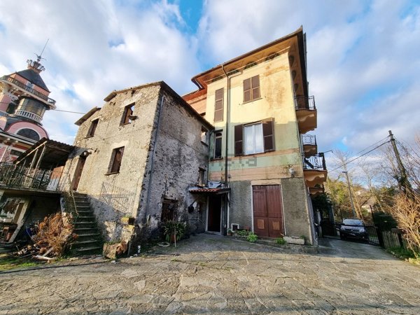 casa indipendente in vendita a Lumarzo