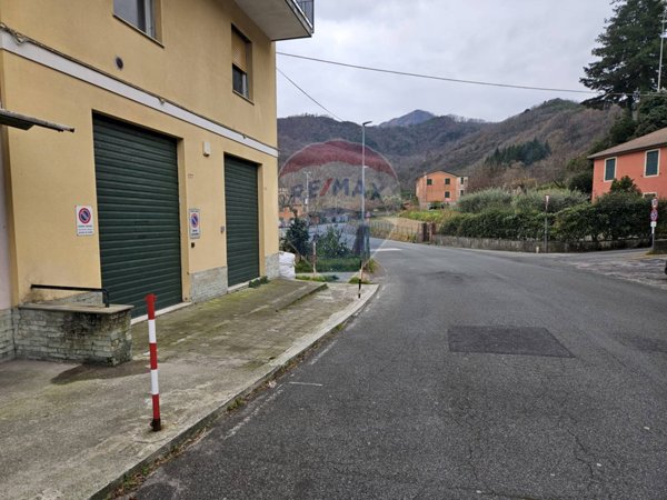 locale di sgombero in vendita a Lumarzo