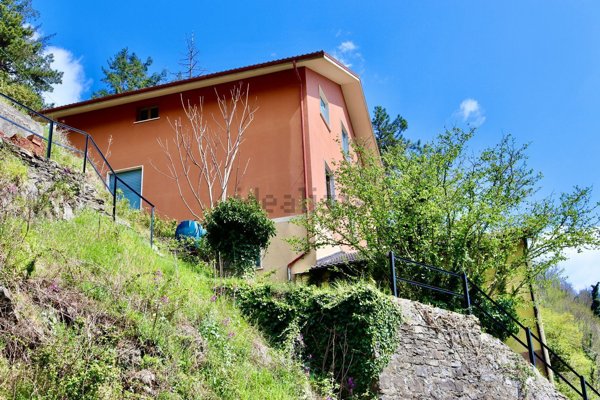 casa indipendente in vendita a Lumarzo in zona Boasi