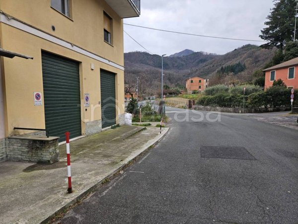 locale di sgombero in vendita a Lumarzo