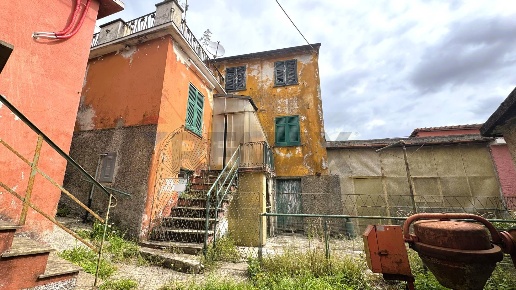 casa indipendente in vendita a Lumarzo in zona Piane