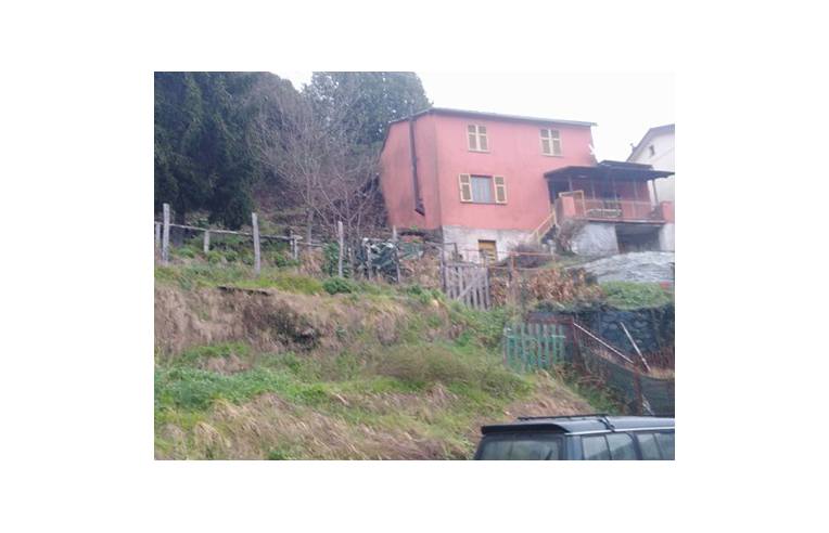 casa indipendente in vendita a Lumarzo