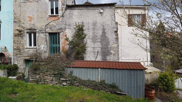 appartamento in vendita a Lumarzo in zona Pannesi