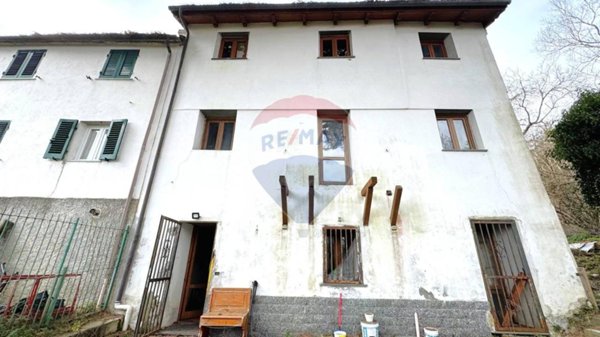 casa indipendente in vendita a Lumarzo in zona Pannesi