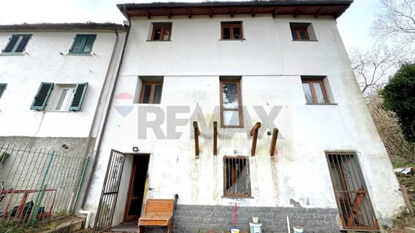 casa indipendente in vendita a Lumarzo in zona Pannesi