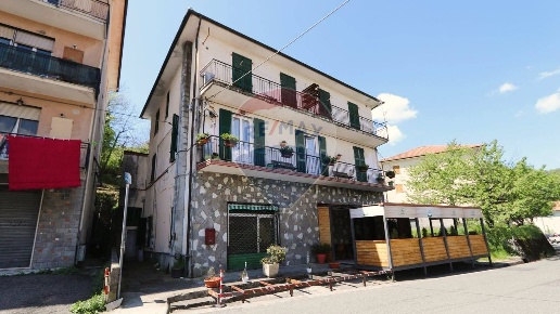 appartamento in vendita a Lumarzo in zona Piane