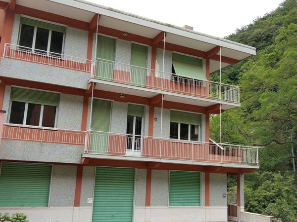 casa indipendente in vendita a Lumarzo in zona Boasi