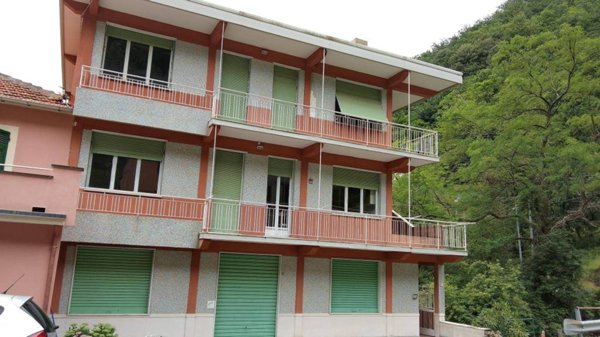 casa indipendente in vendita a Lumarzo in zona Boasi