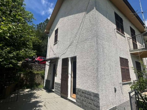 casa indipendente in vendita a Lumarzo in zona Tasso