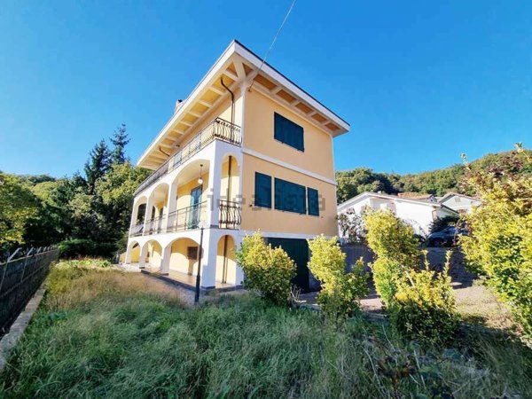 casa indipendente in vendita a Lumarzo