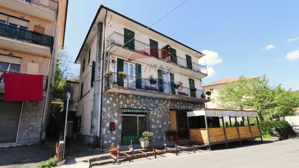 appartamento in vendita a Lumarzo in zona Piane