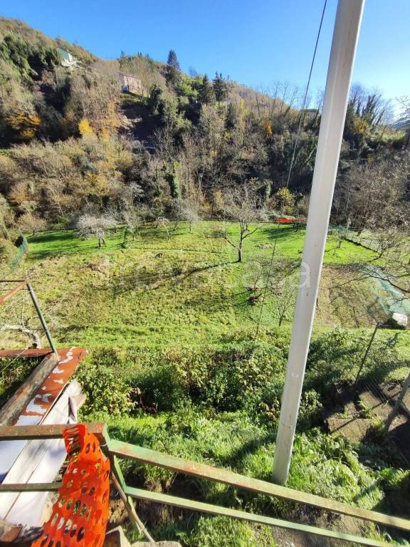 casa indipendente in vendita a Lumarzo in zona Ferriere