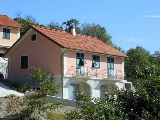 casa indipendente in vendita a Lumarzo in zona Pannesi