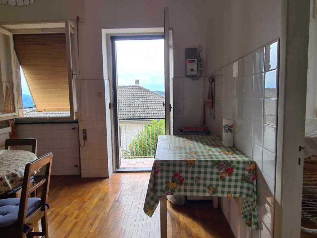 appartamento in vendita a Lumarzo in zona Ferriere