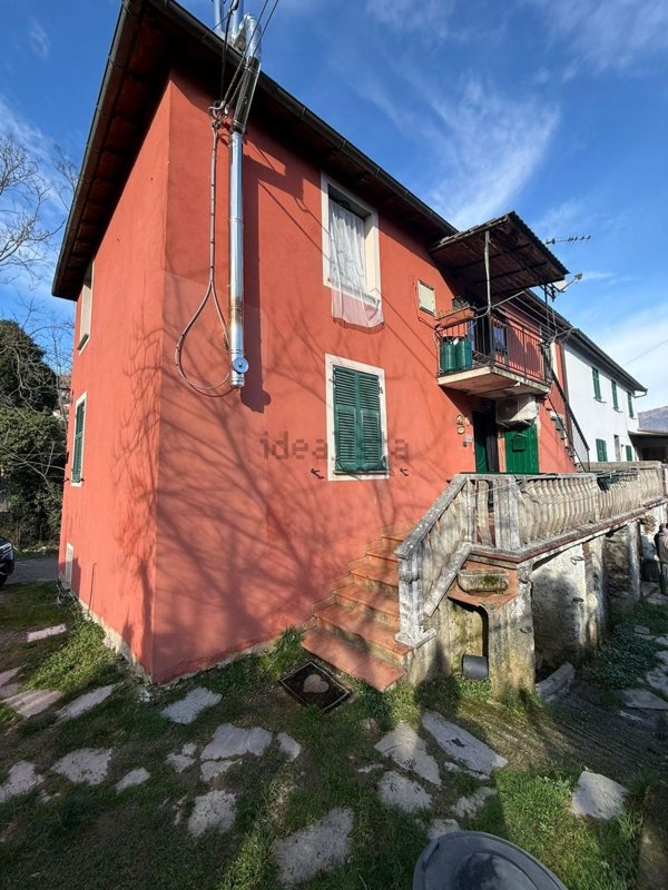 appartamento in vendita a Lumarzo in zona Piane