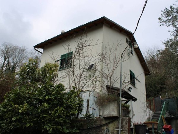 casa indipendente in vendita a Lumarzo