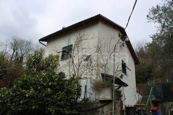 casa indipendente in vendita a Lumarzo