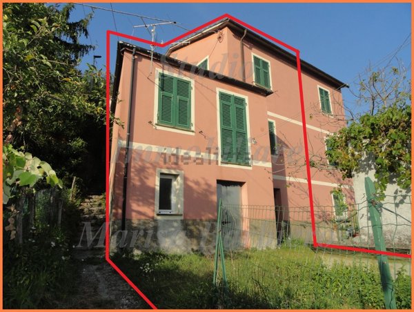casa indipendente in vendita a Lumarzo