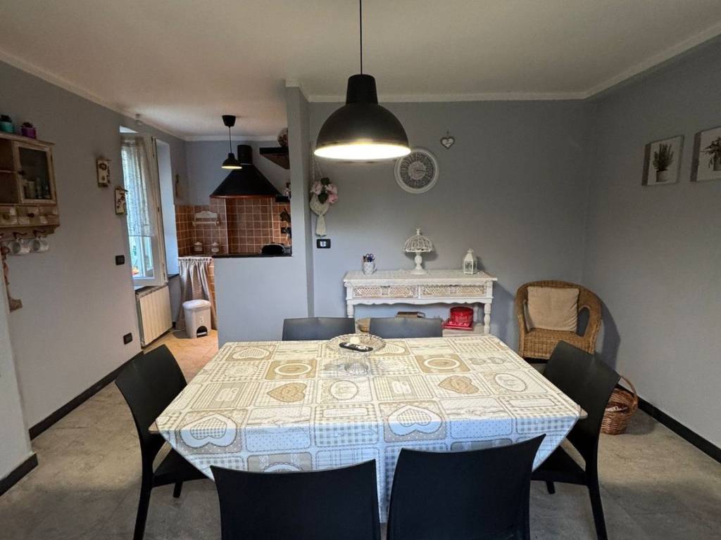 casa indipendente in vendita a Lumarzo in zona Piane