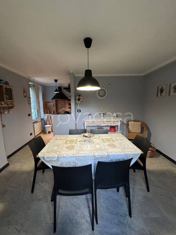 casa indipendente in vendita a Lumarzo in zona Piane