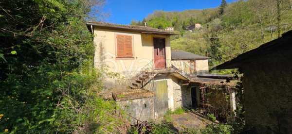 casa indipendente in vendita a Lumarzo in zona Ferriere